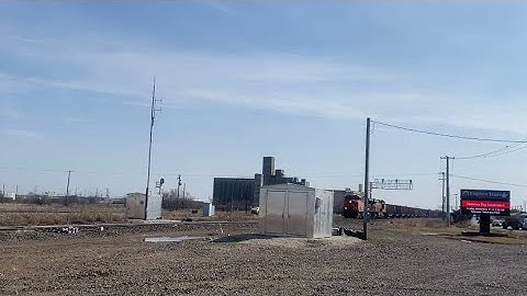 BNSF 6219 leads an Empty Coal Train with a Burnt out Ditch Light at Saginaw, TX