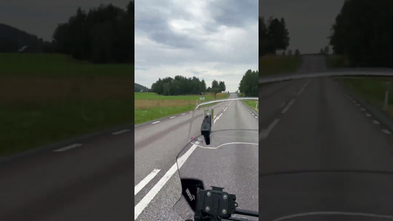 Mc tur på Europavägen 45 kör en Yamaha SuperTenere 1200