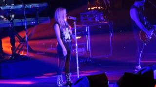 [FANCAM] 150214 Avril Lavigne Live In Singapore - Hush Hush