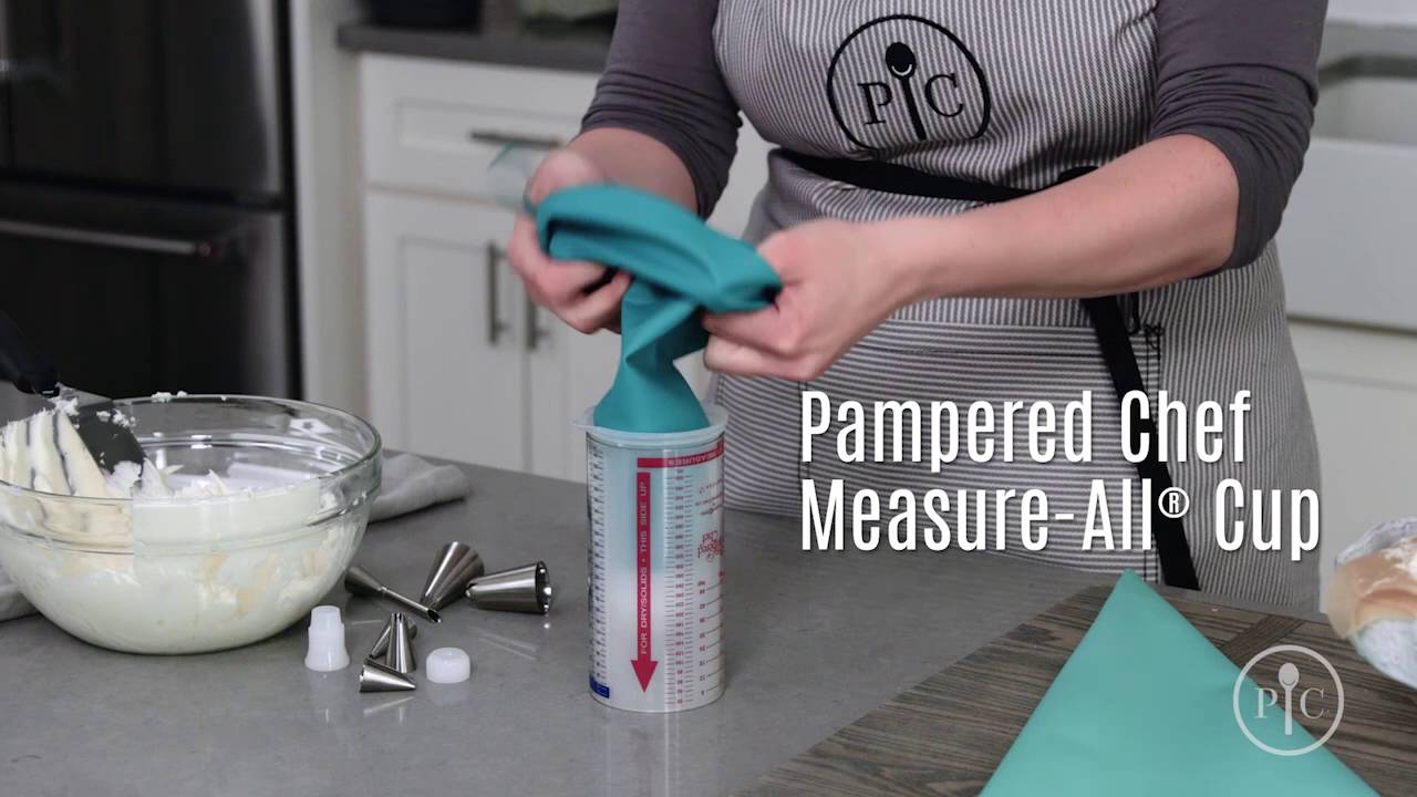 Pampered Chef Decorating Cakes - YouTube