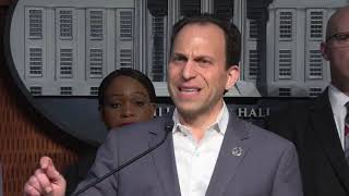 Louisville mayor makes passionate plea for gun control laws