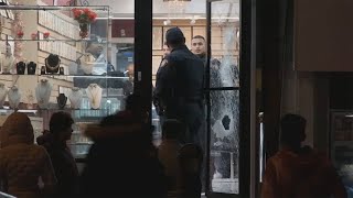 Thieves steal jewelry, $20K cash in smash-and-grab robbery in NJ