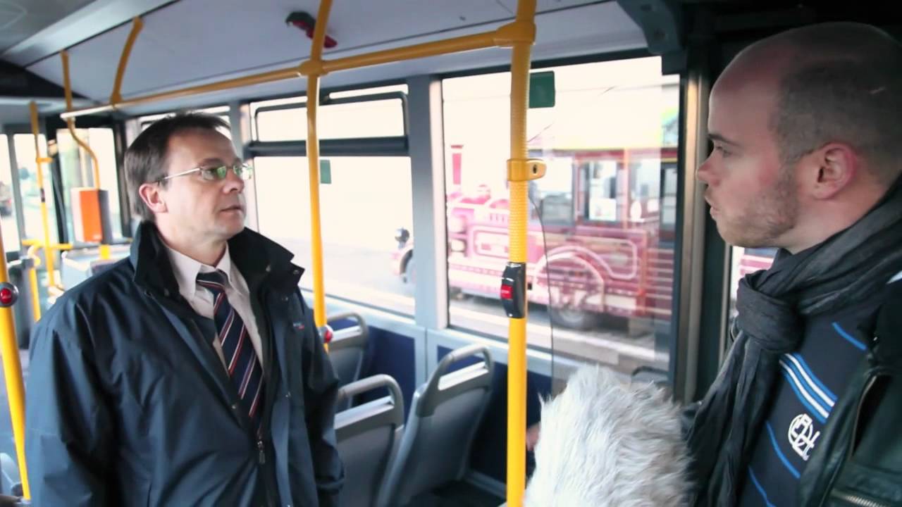 Gut festhalten - Sicherheit im ESWE-Bus