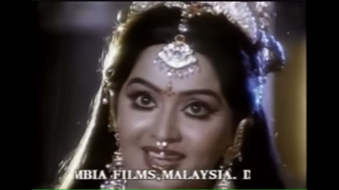 Malarkazhal Aninthitta  Wearing a flower crown PSusheela  PSusheela  MSV