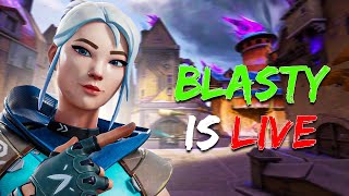 NO AIM NO BRAIN VALORANT LIVE DERANK WITH FRIENDS! NOW HORROR GAME