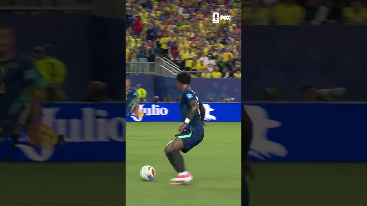 Matheus Cunha deflects it into the back of the net, scoring his first-ever FIFA World Cup goal 🇧🇷