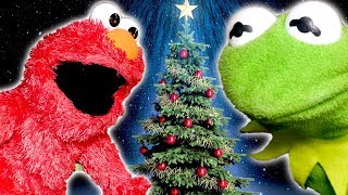 Elmo and Kermit The Frogs Holiday Festivities!