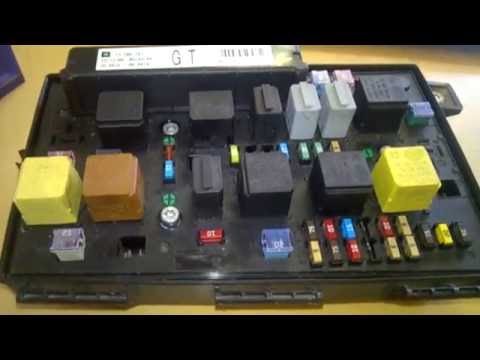 Cleaning Corroded wet Car fuse box,opel, zafira
