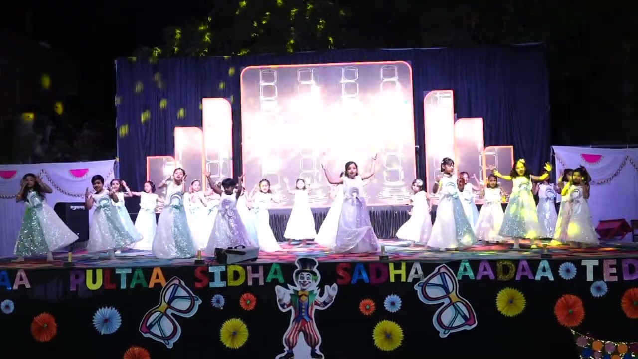 1st+2nd Girls   Naino Wale Ne