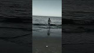 Ayla SAK one leg at the beach