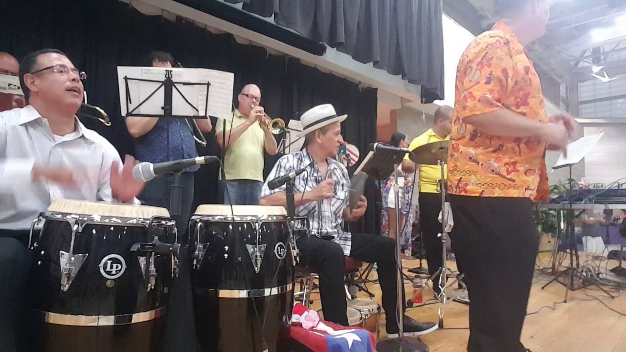 Danny morales performing with sammy gonzales at Riverbank Park  muloto rumbero