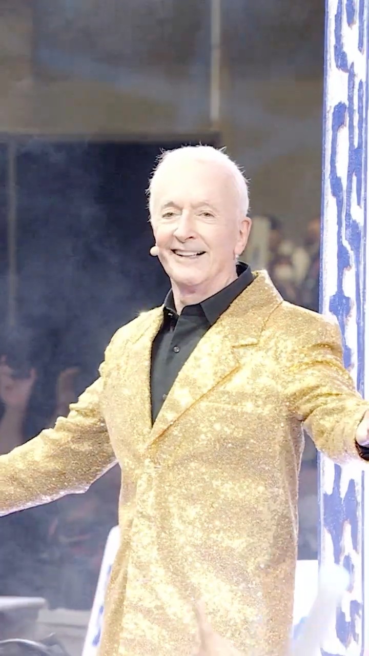 C-3PO🤖を演じるアンソニー・ダニエルズが登場 | Star Wars