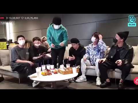 where is the jimin 😂😘