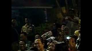 soal cinta jiung band