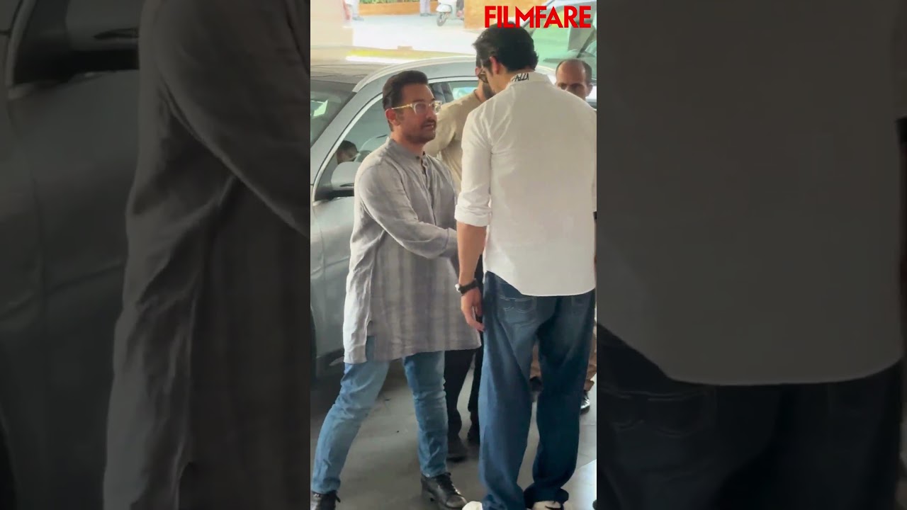 Aamir Khan at Manoj Kumar's Prayer Meeting