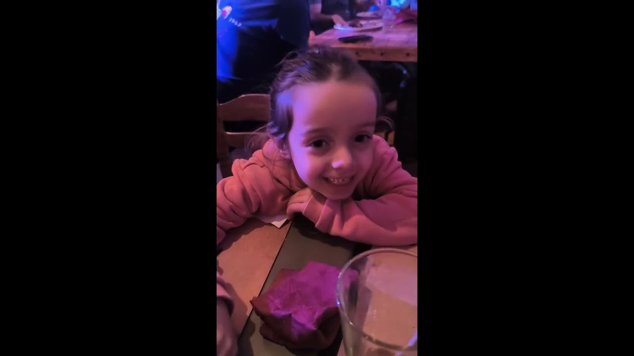 Nous aux restaurants pour l' anniversaire de maman 