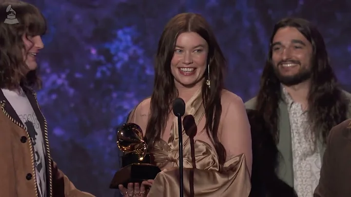 WET LEG Wins Best Alternative Music Performance For ‘CHAISE LONGUE’ | 2023 GRAMMYs