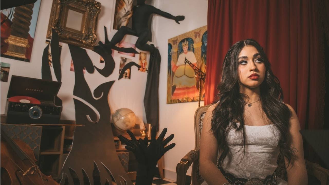 Watch Claridad - Alanis Sophia (Official Visualizer) on YouTube Watch Claridad - Alanis Sophia (Official Visualizer) on YouTube