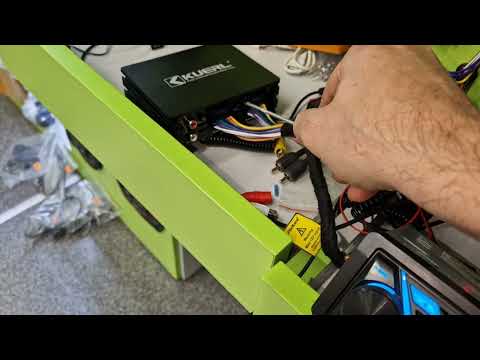 Автомобільний підсилювач звуку для стандартної 1DIN магнітоли з ISO роз'ємом  4 канали по 60 Вт Dsp Power Amplifier, відео 1