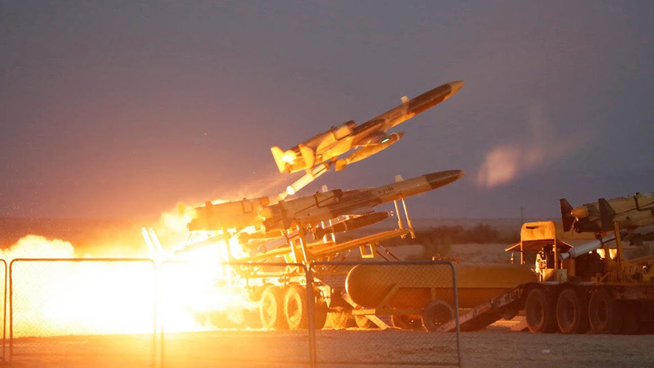 Иран нанес массированный удар по Израилю ракетами и беспилотниками