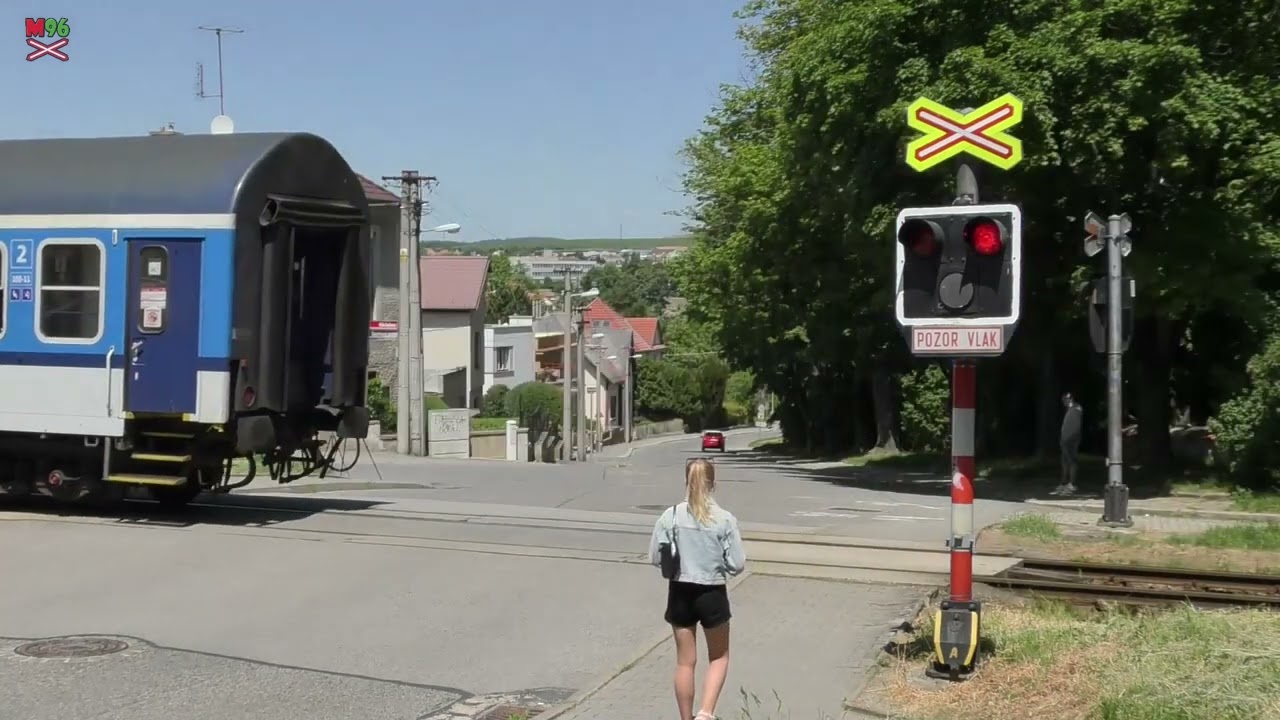 Železniční přejezd Třebíč #2 [P3864] - 3.6.2023 / Czech railroad crossing