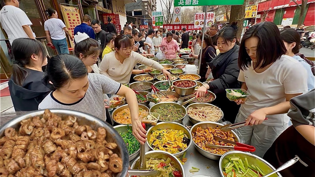 Прекрасная коллекция деликатесов китайского рынка, атмосфера жизни