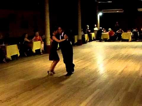 CECILIA BULOTTA GONZALO CABRERA EN CLUB GRICEL - EXHIBICION DE TANGO