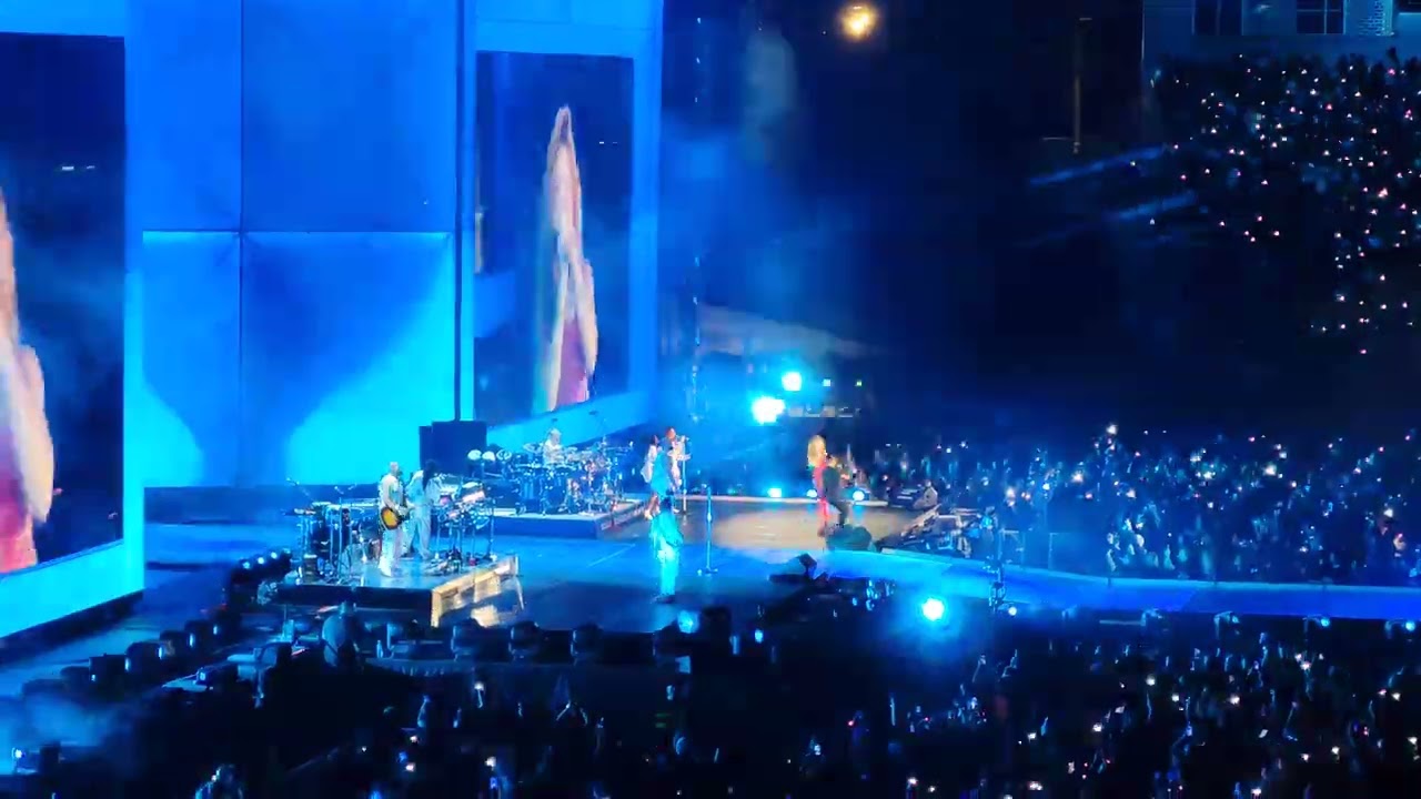 📸 🏟️ 🇸🇻 Shakira en el El Salvador 15 de febrero 2026 🏟️ 🇸🇻 