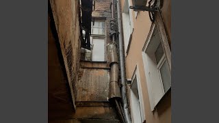 Мальвина - через сто метров налево