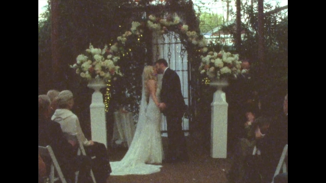 Kristen & Ian’s Romantic December Wedding at Avant Garden in Houston