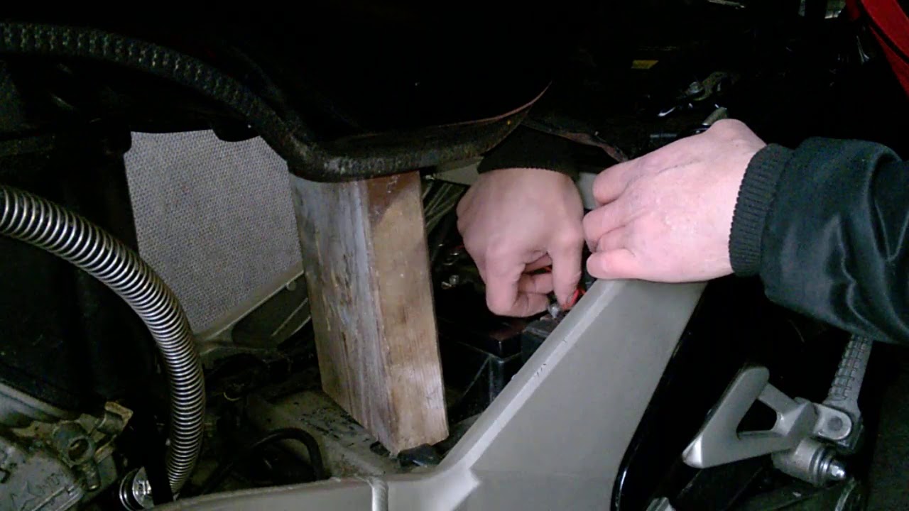 Kawasaki ZZR 1100 neue Batterie einbauen YouTube