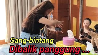 Niken sang-bintang dibalik panggung ...