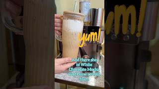 White chocolate mocha cold brew #camieinthekitchen #ninjaluxecafe #espresso #coffee #skinnysyrups
