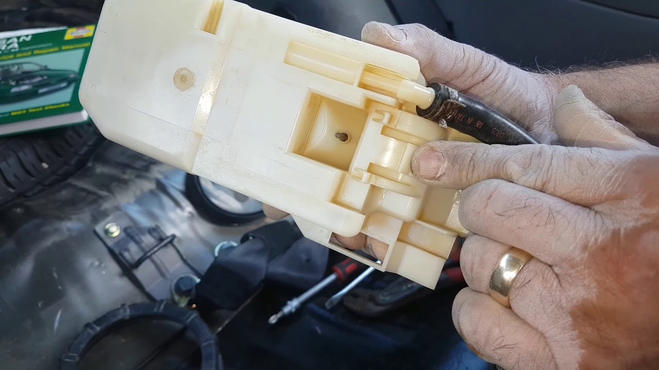 Nissan Micra k11 Fuel pump fitting YouTube
