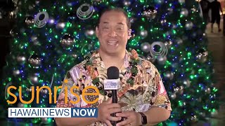 Sunrise Black Friday Long Lines Fill Up Shops At Ala Moana Shopping Center