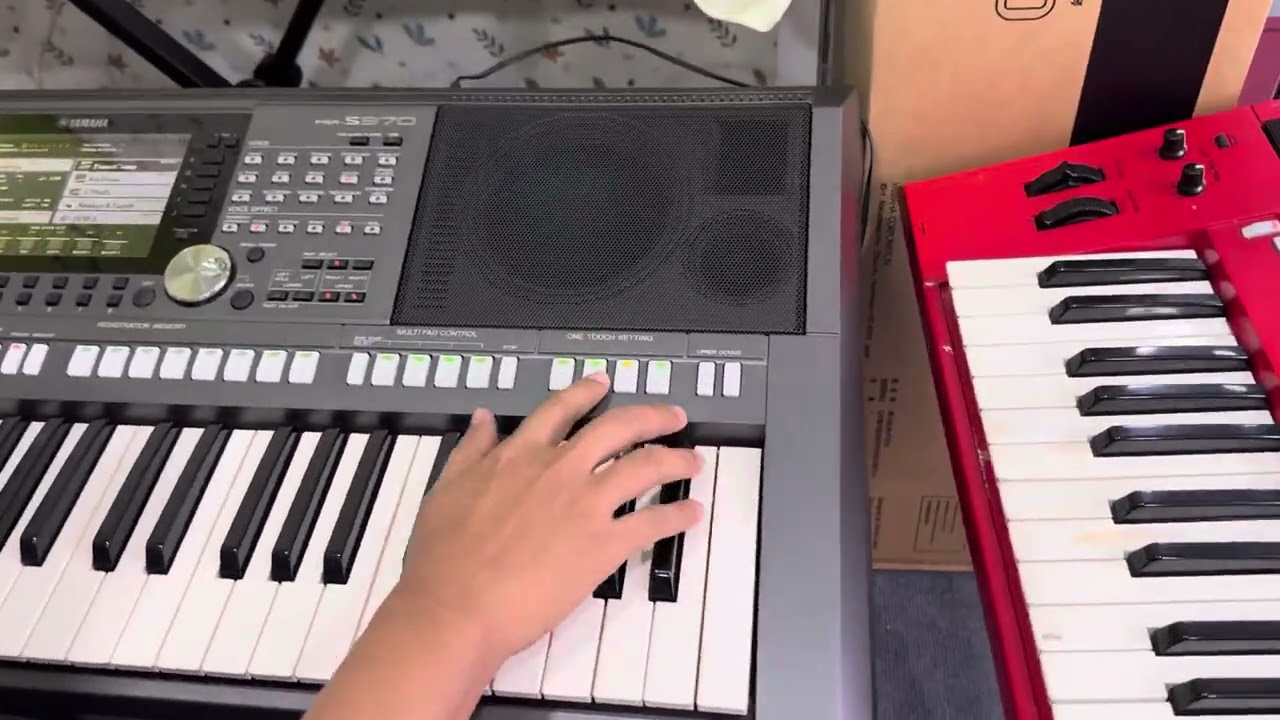 Đàn Organ Yamaha PSR S970 có 2 cây: 17.5tr và 21.5tr.  Tại sao cùng 1 model, mà giá khác nhau?