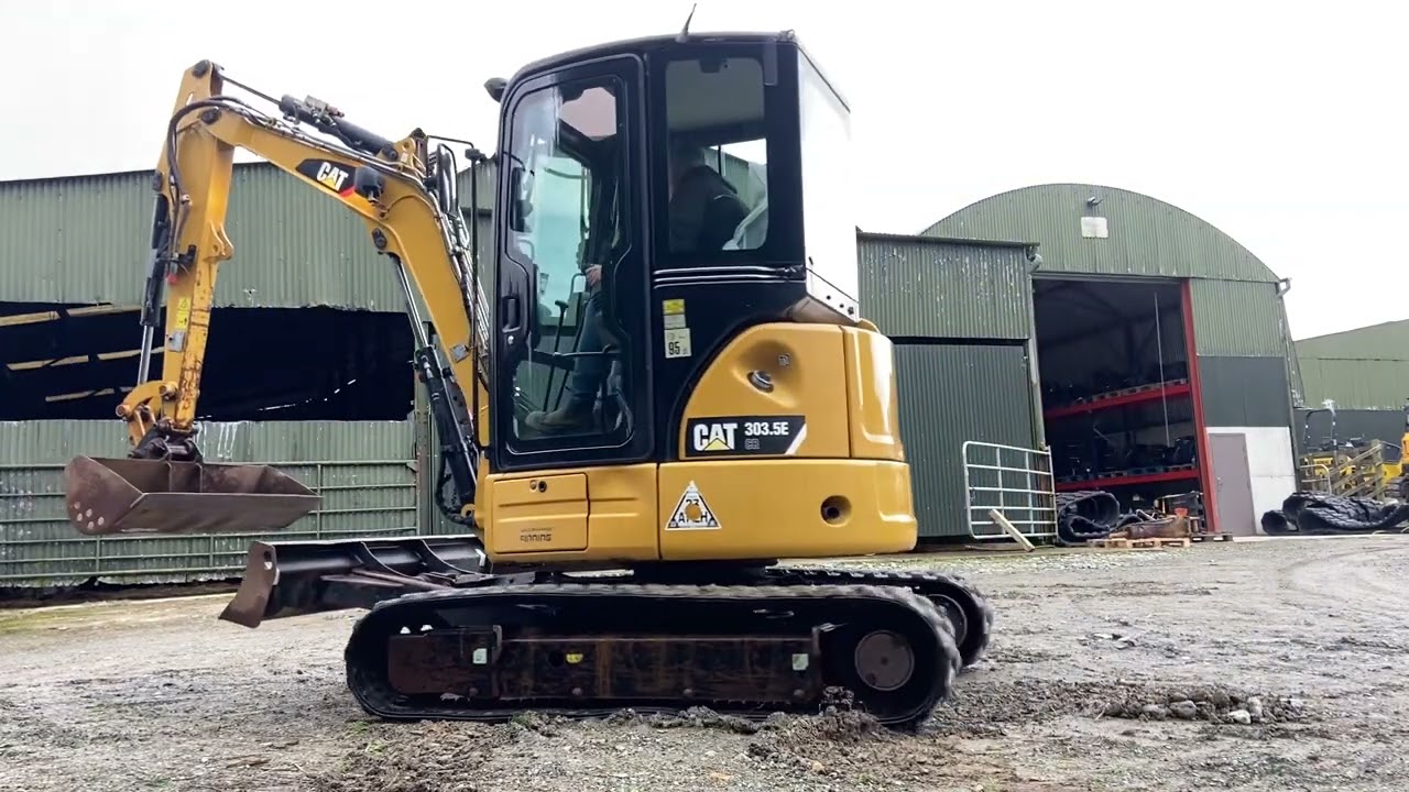 2016 Caterpillar 303.5E CR (3150hrs) Driving