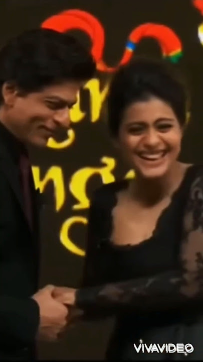 Shahrukh Khan romance 🥰 kajol gauri khan looking 4k status video #trending #shortsfeed #hindisong