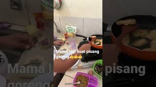 Mama lagi goreng pisang gays #viral #shorts