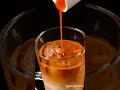 Lust auf eine erfrischende Kaffeepause? Probier unseren Iced Caramel Macchiato! ☕❄️
