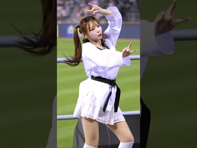 ????????도복 "잇츠미" 왔다 - 아일릿(ILLIT) 1???? 신서윤 Shin seo-yoon 치어리더 직캠 fancam