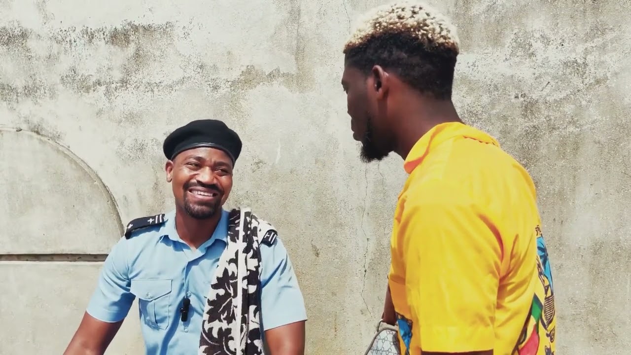 Il veut bouffer l’argent là 😂😂😂😂