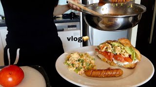 Making salmon croissant sandwiches at a Thai mart, Bangkok restaurant tour, street food eating show