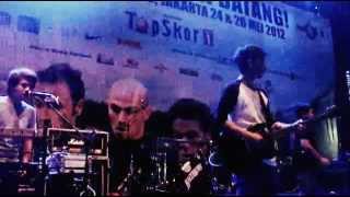 Pee Wee Gaskins - Aku Bukan Musuhmu Live at Senayan