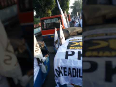 Jd piral perabowo sandi sing dukung wong dermayu wong supir bajaj wong wilik semga d persiden pRabwo