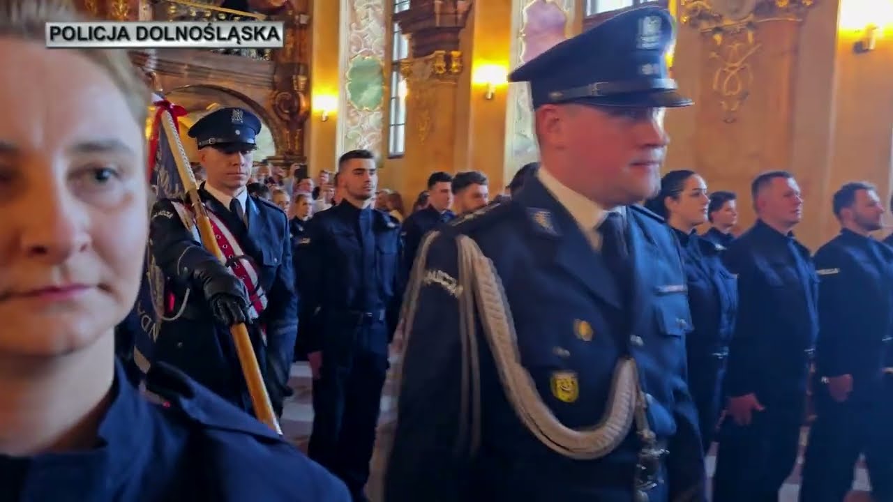 Uroczyste ślubowanie nowych policjantów we wrocławskim Oratorium Marianum