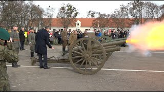 Strzał Z Armaty I Apel Poległych. Święto Niepodległości Uczczono W Centrum Szkolenia Wojsk Lądowych