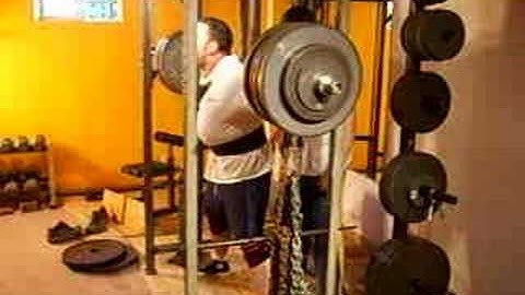 Squat with Chains | Building Strength & Explosive Power | Powerlifting