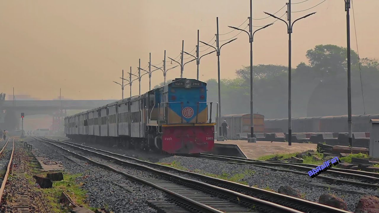Jamuna Express Train || Tarakandi to Dhaka || Power-GM-EMD GT18LA-2 (Metregauge)
