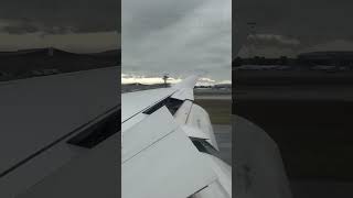 Condensation Bursts! Boeing 747-400 Landing